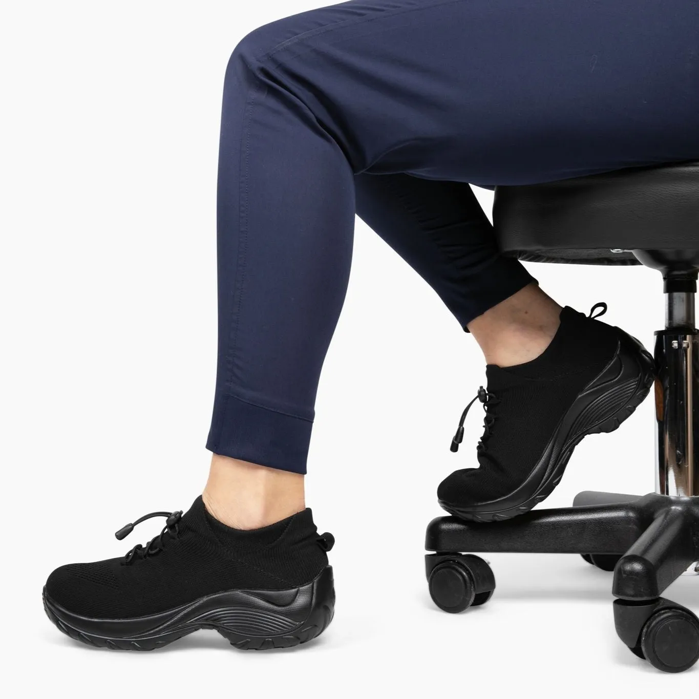 Aveline Orthopedic Sneakers With Stretchable Cushion 2025