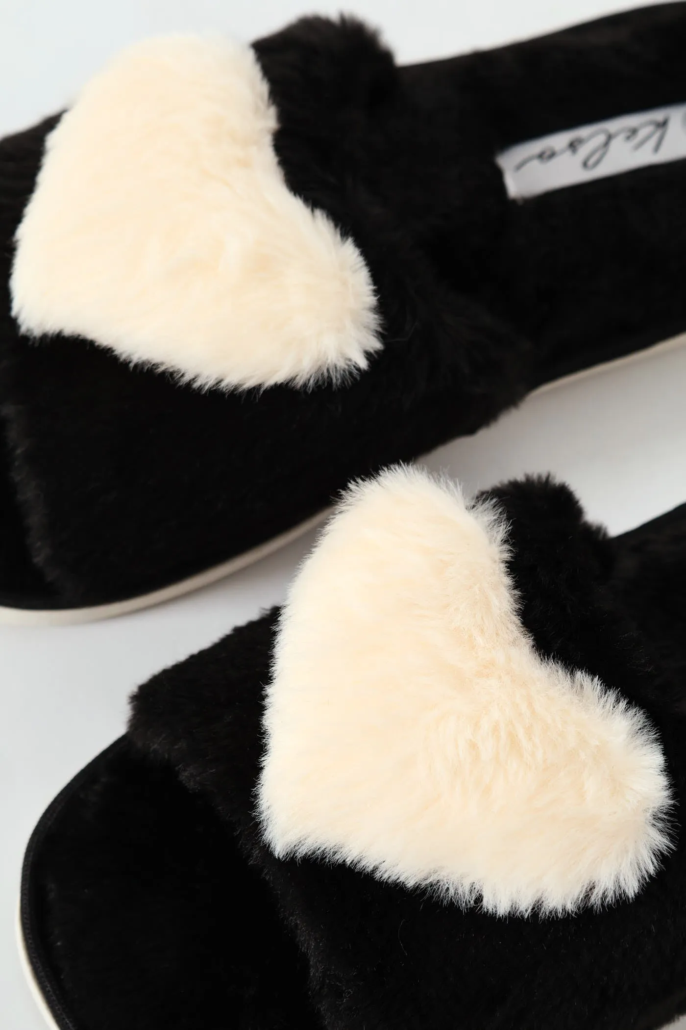 Big Fur Heart Open Toe Slipper - Black/Beige