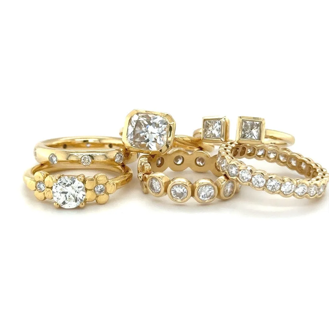 Cala Lily Ring in 18k Gold with Diamonds