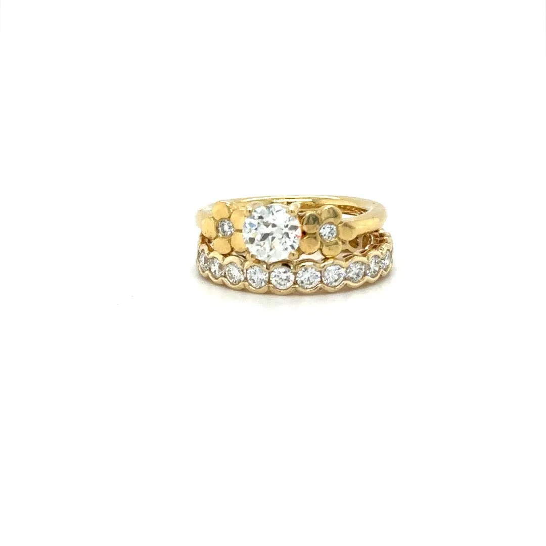 Cala Lily Ring in 18k Gold with Diamonds
