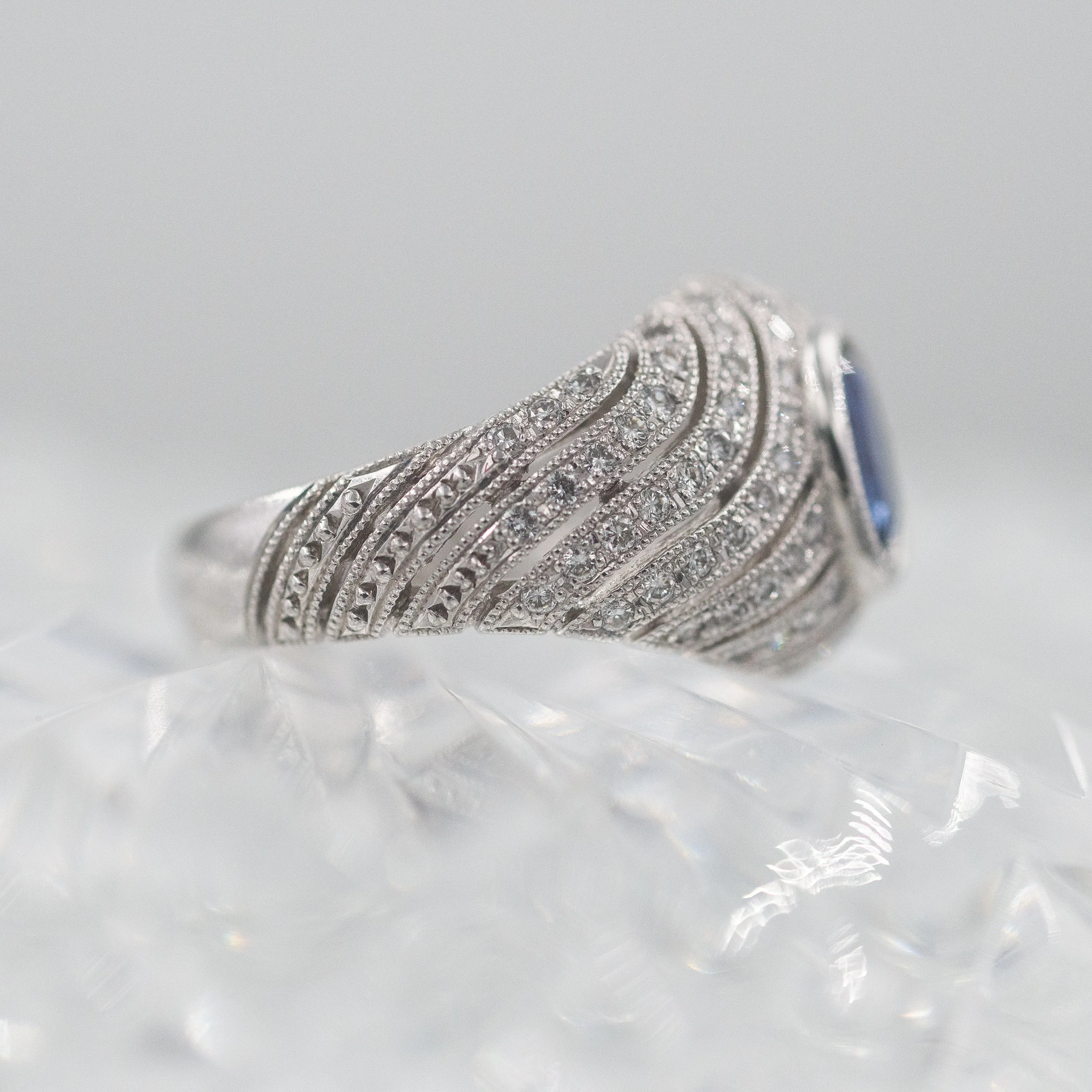 Ceylon Sapphire and Pavé Diamond Waves Ring c1990