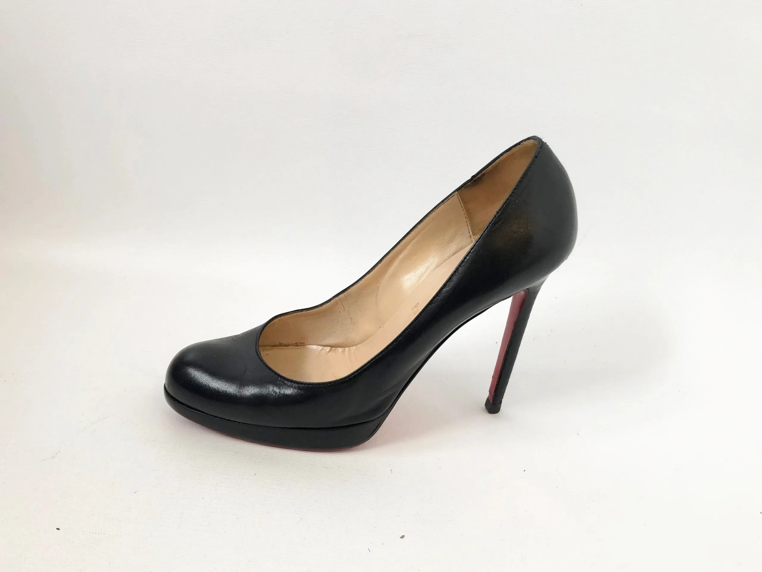 Christian Louboutin NEW Simple Pump Size 38.5 It (8.5 Us)