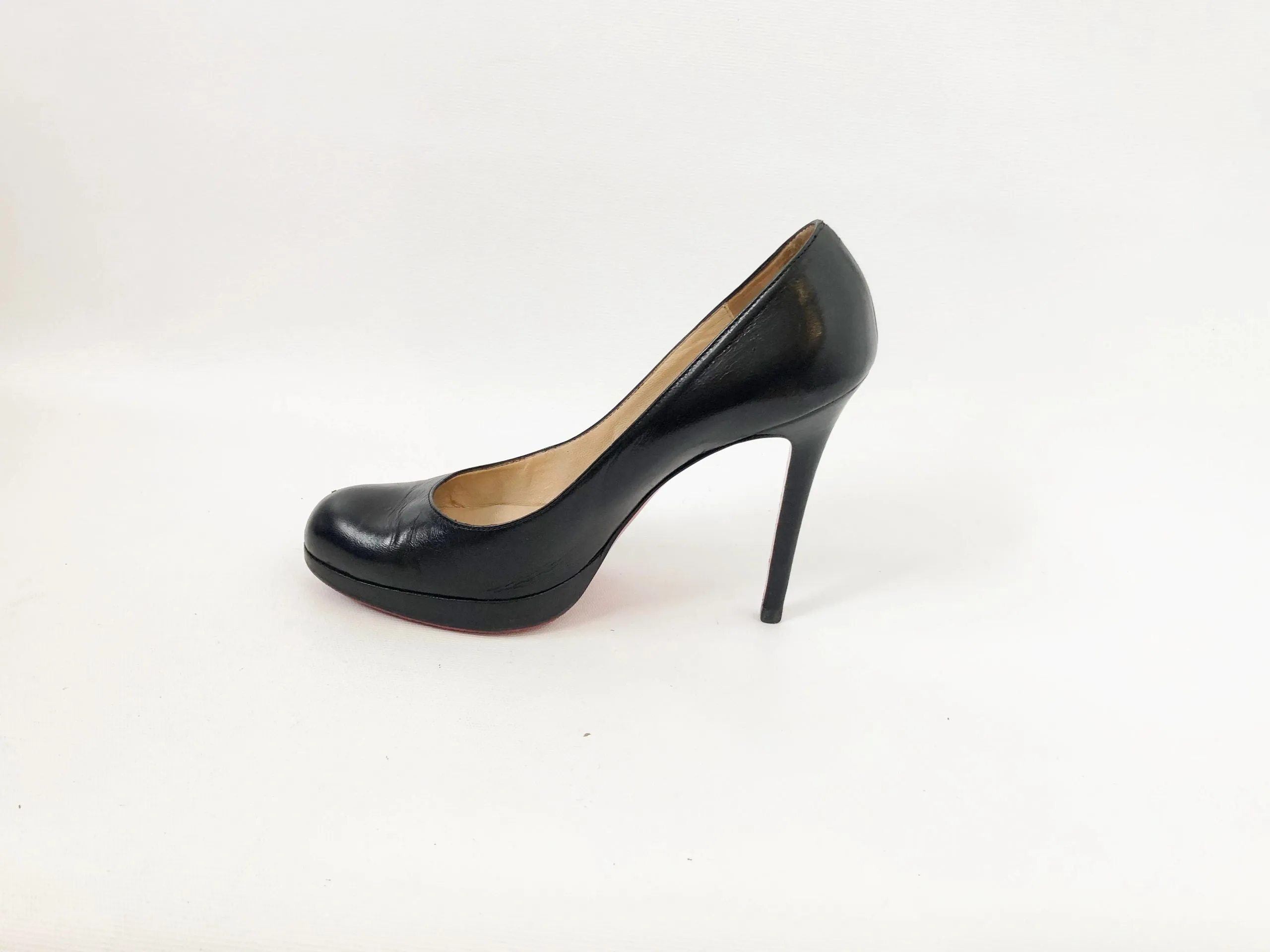 Christian Louboutin NEW Simple Pump Size 38.5 It (8.5 Us)