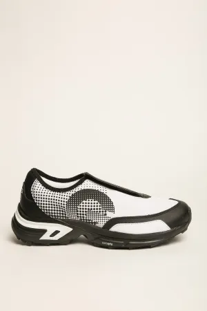 COMME DES GARÇONS HOMME PLUS | SALOMON SR901E SNEAKERS