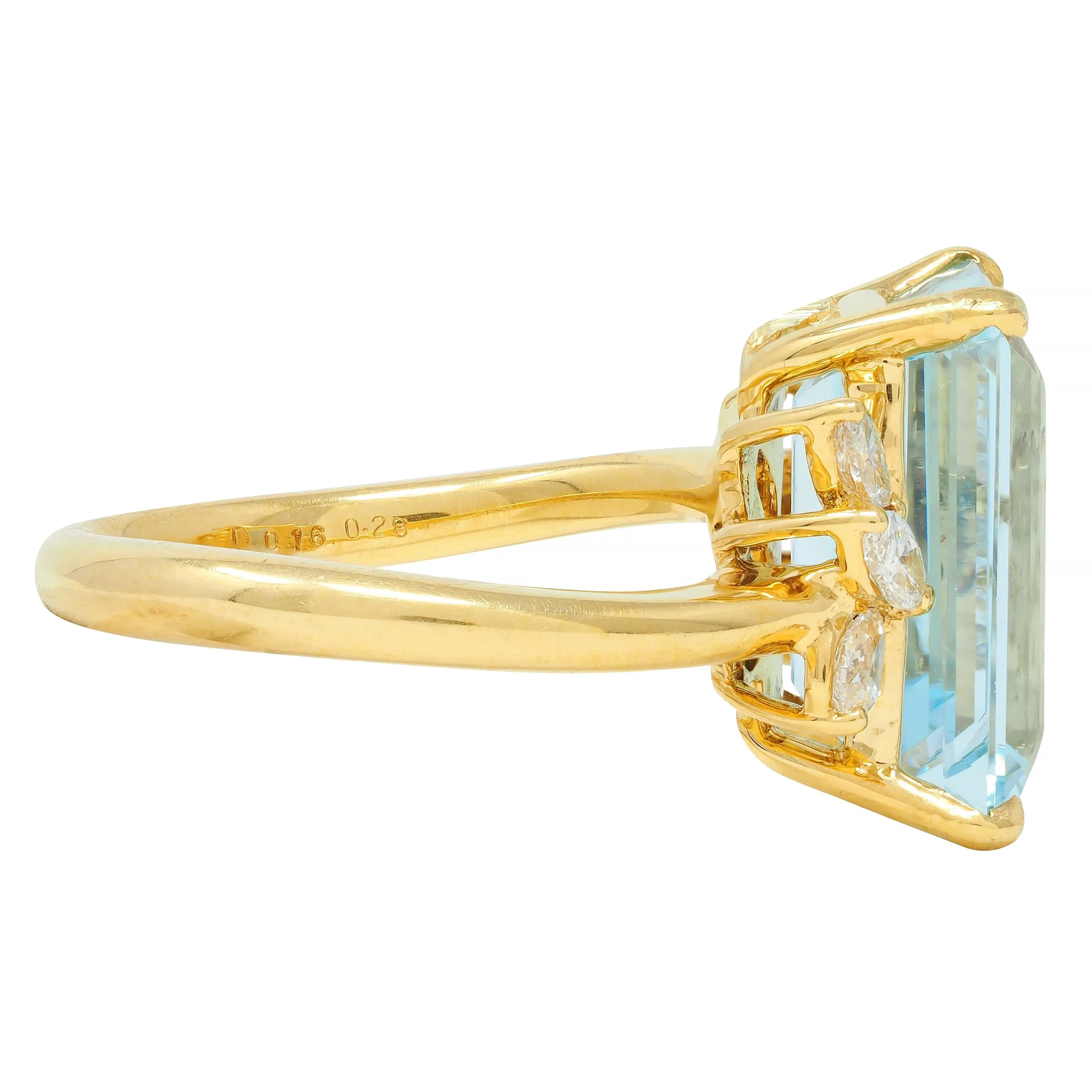 Contemporary 7.27 CTW Aquamarine Diamond 18 Karat Yellow Gold Cocktail Ring
