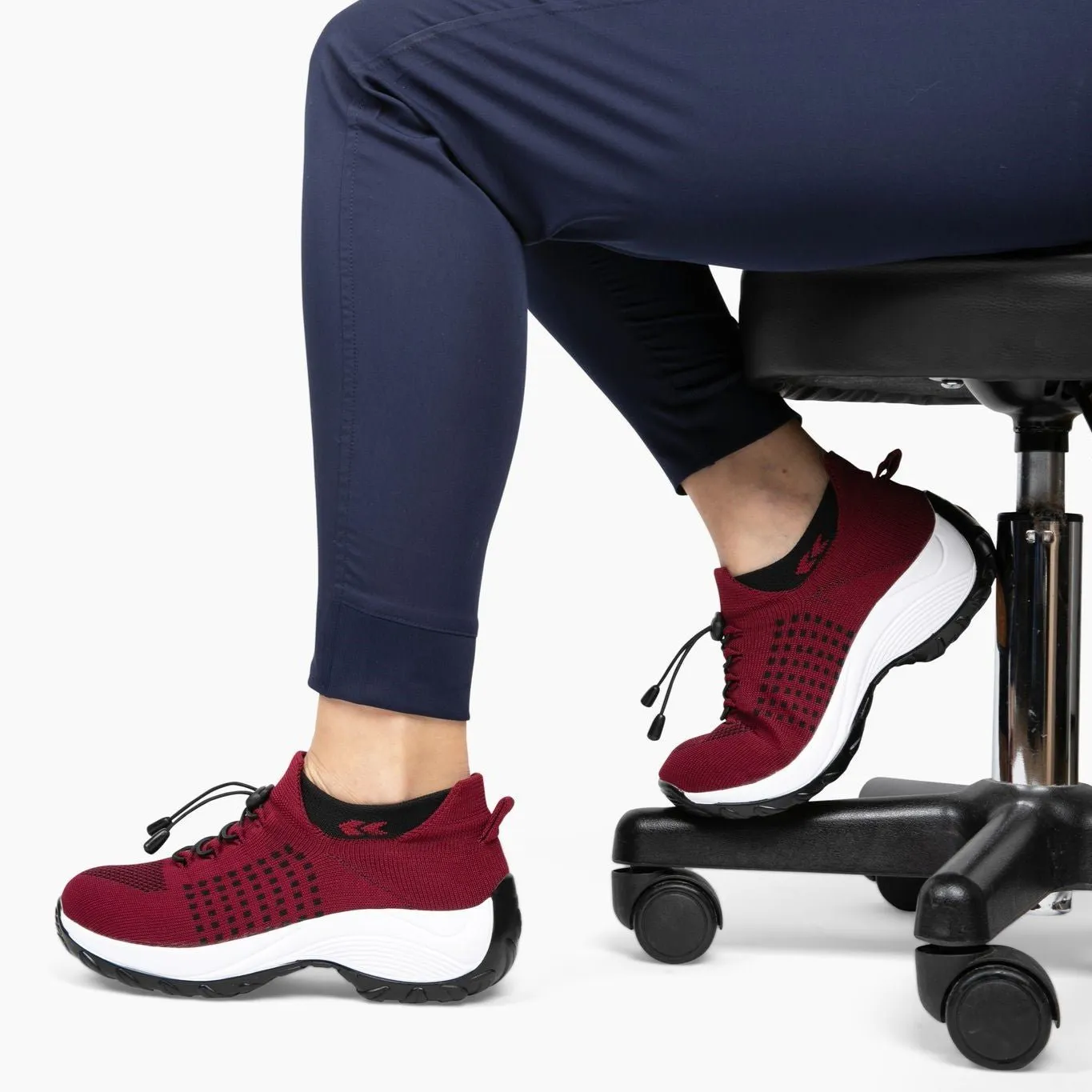 EMILY™ ORTHOPEDIC SNEAKERS WITH STRETCHABLE CUSHION 2024