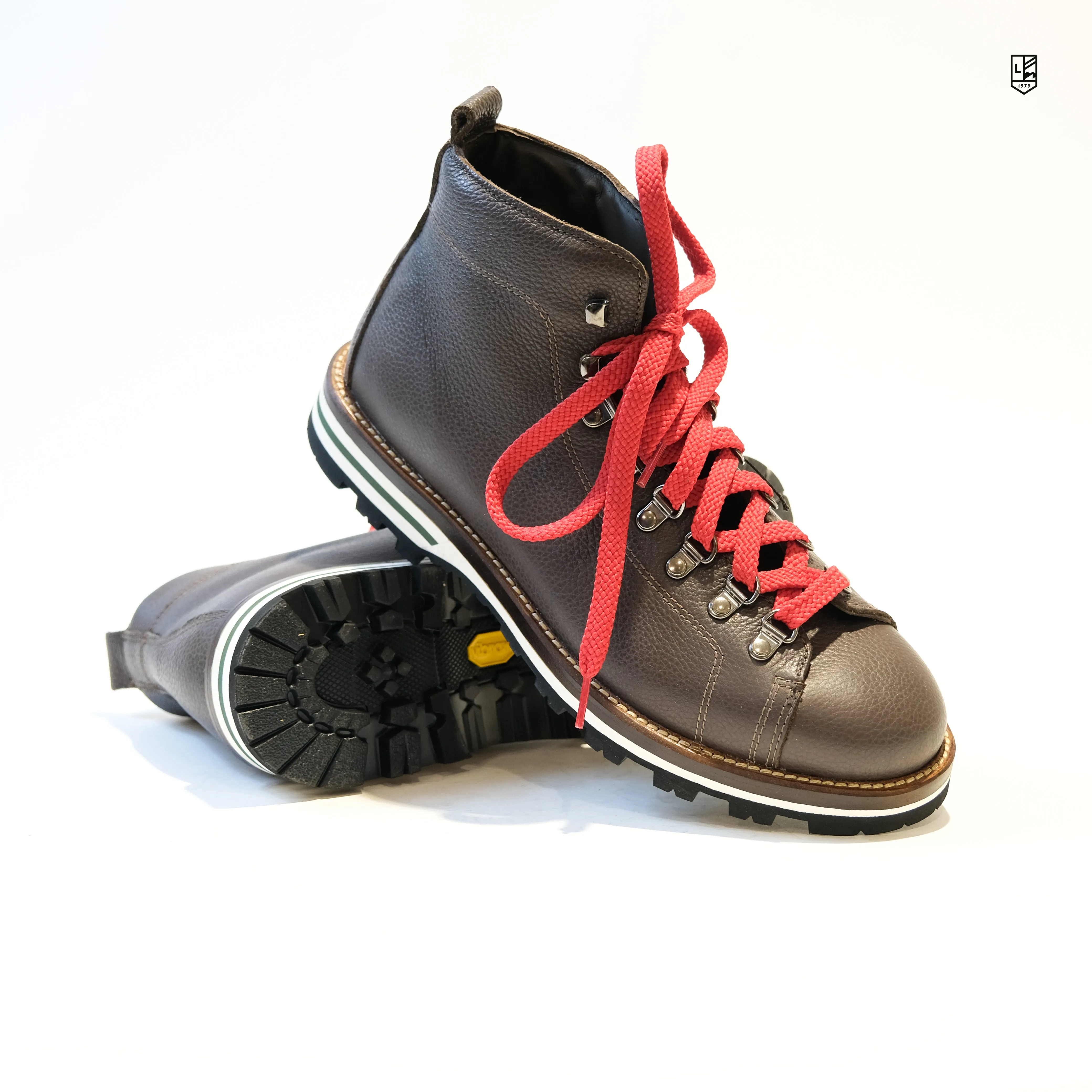 Falcade Hammered Leather M