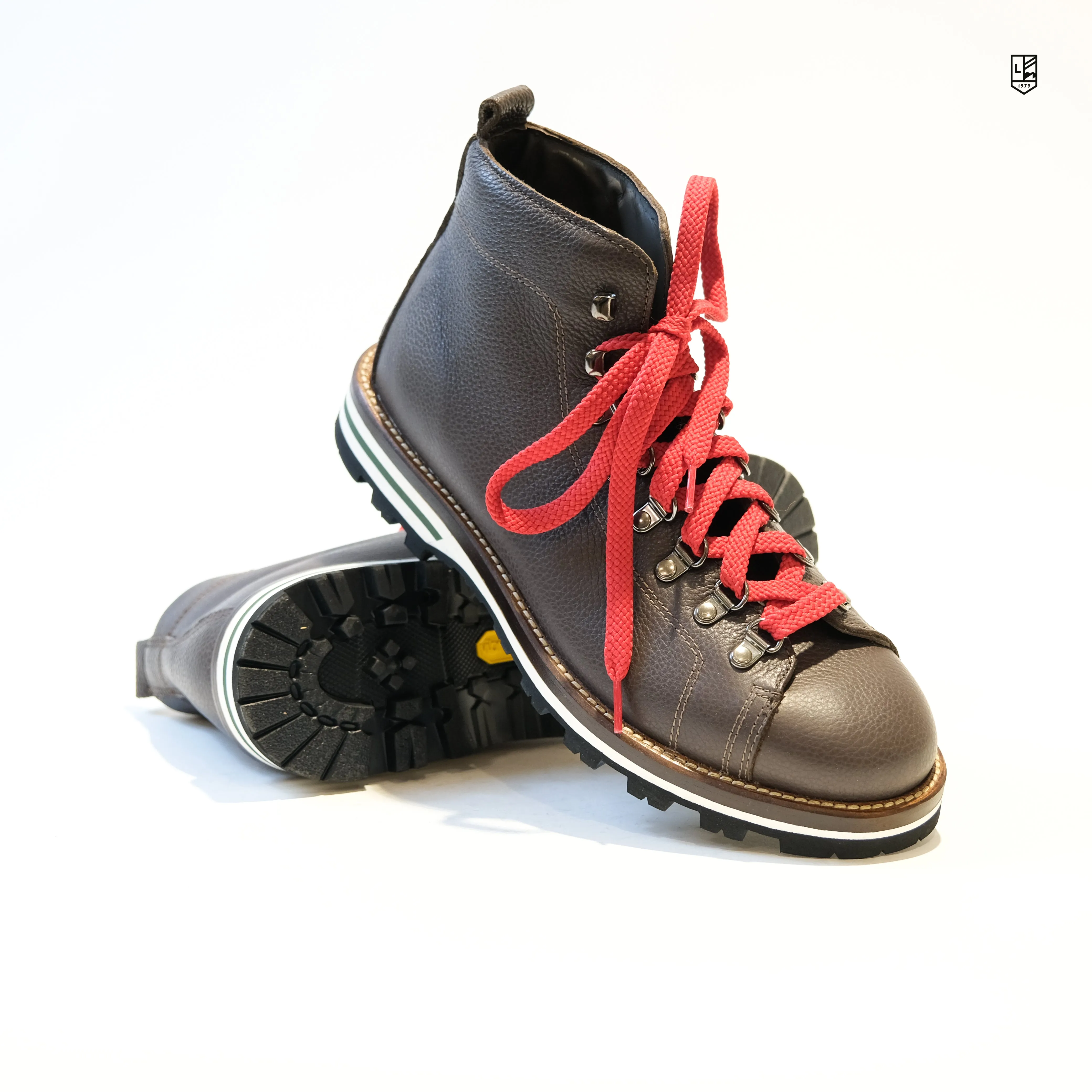 Falcade Hammered Leather M
