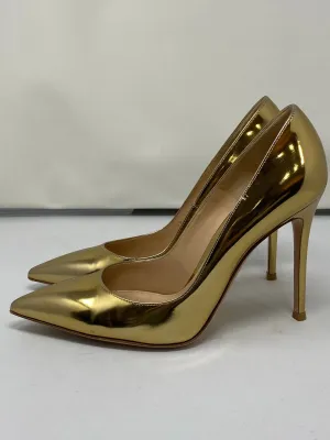 Gianvito Rossi Gold Metallic Gold Pump