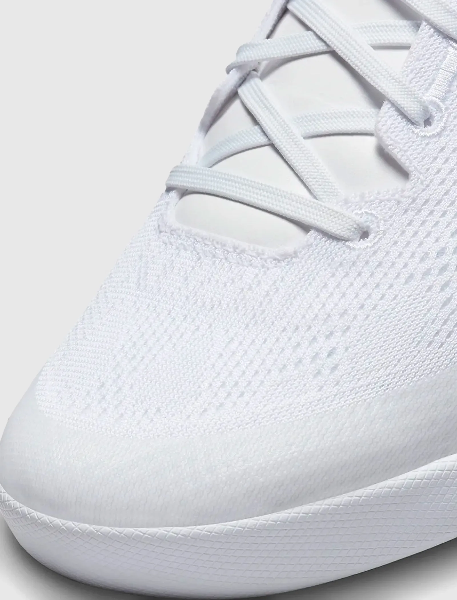 KOBE VIII PROTRO "WHITE"