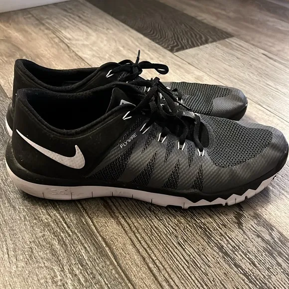Men’s Nike Training Sneakers Flywire