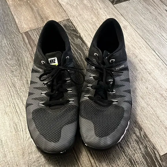 Men’s Nike Training Sneakers Flywire