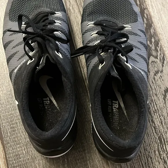Men’s Nike Training Sneakers Flywire