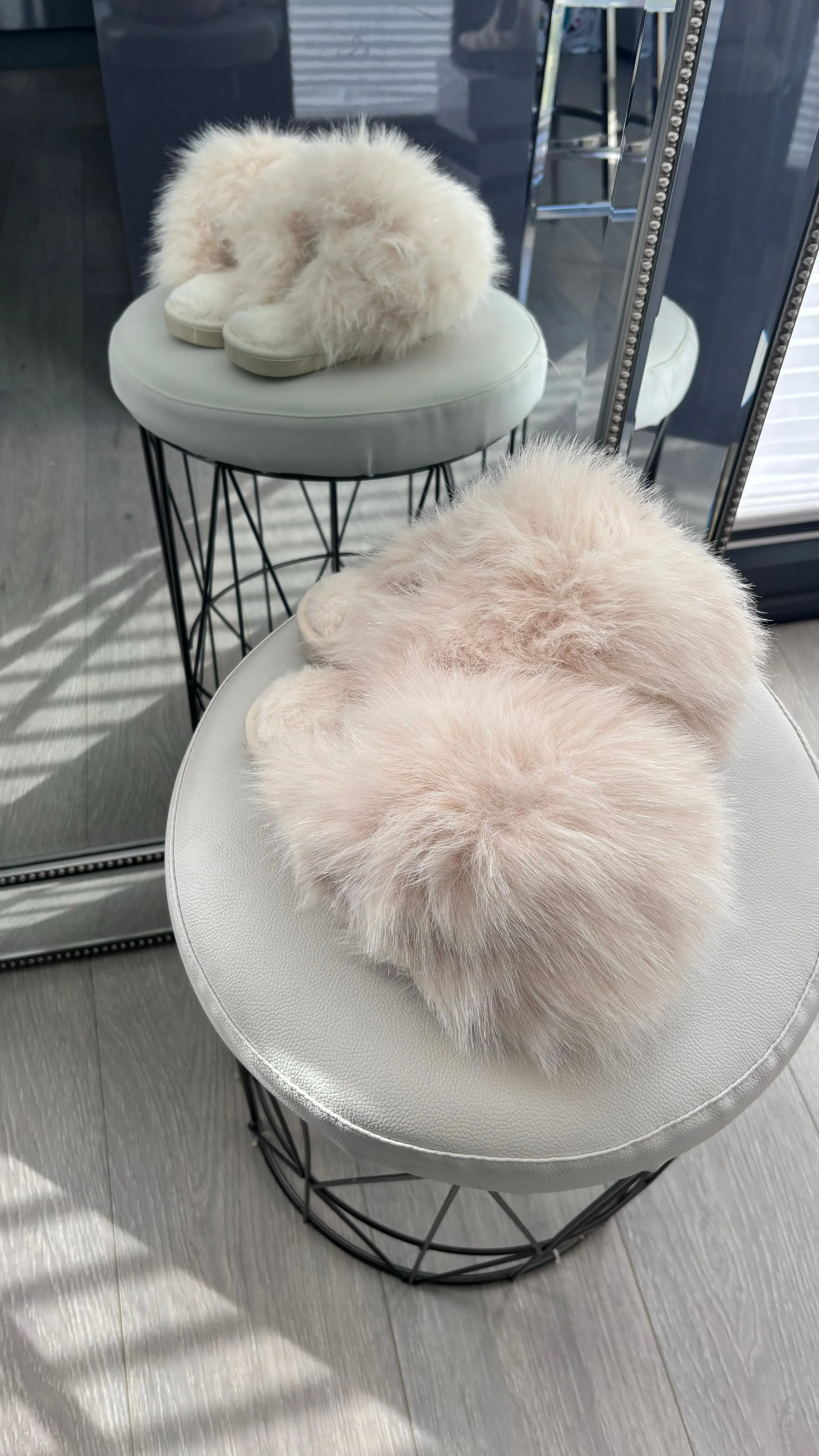 Millie faux fur oversized slippers - beige