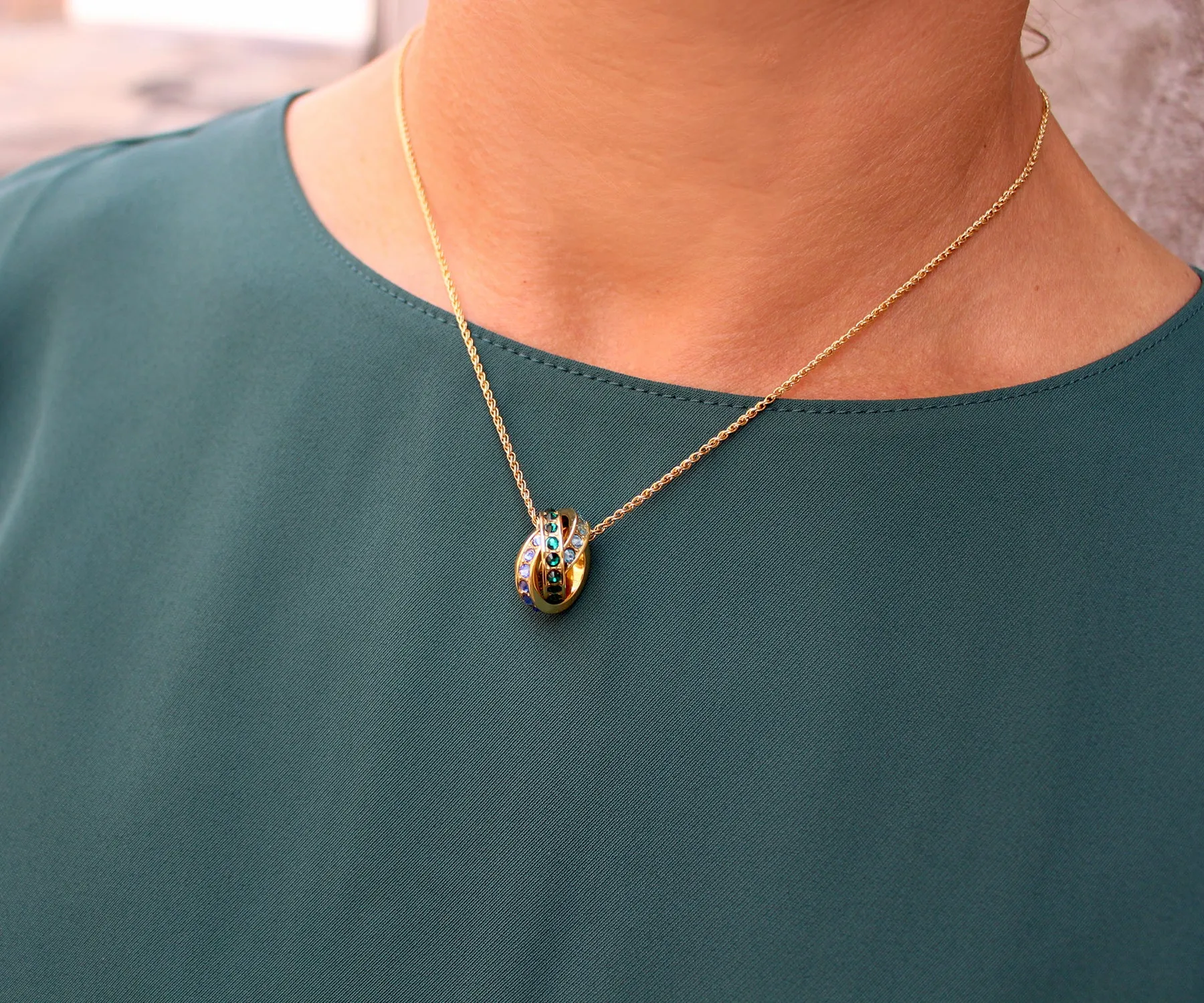 Mother's Interlocking 3 Birthstone Gold Necklace