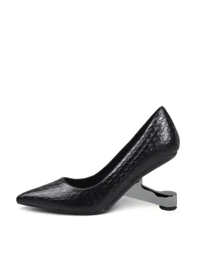 Nellie Engraved Leather Pump - Black
