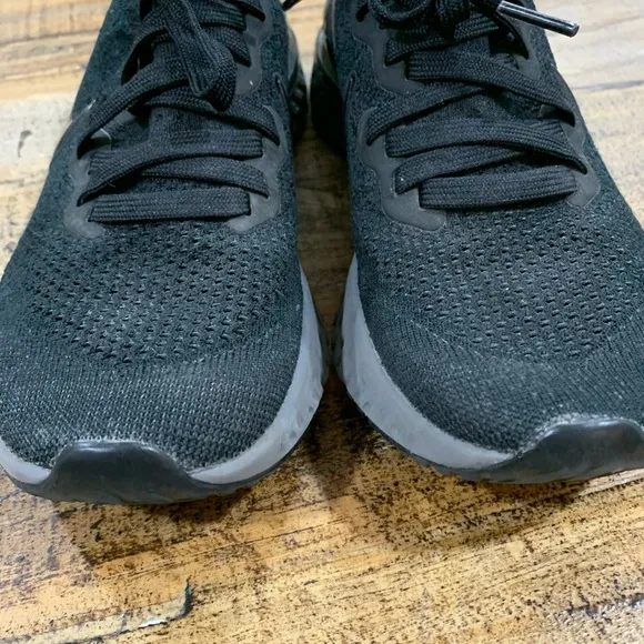Nike Epic React Flyknit Sneakers sz 5Y