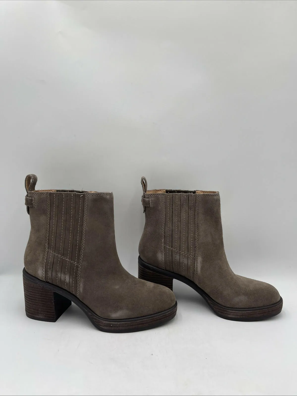 NWB Crown Vintage Capari Bootie Brown Women's Size 9M
