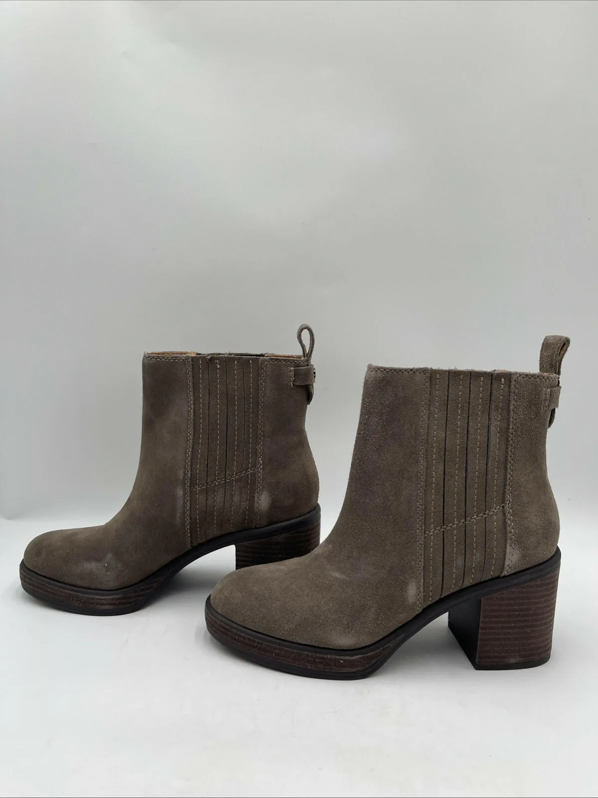 NWB Crown Vintage Capari Bootie Brown Women's Size 9M