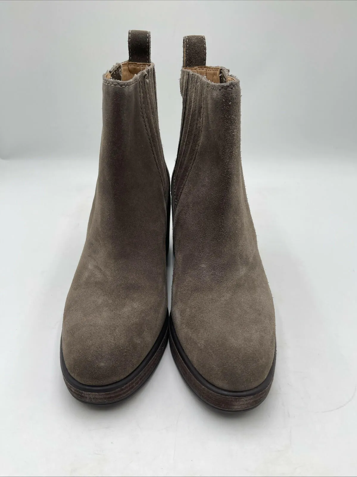 NWB Crown Vintage Capari Bootie Brown Women's Size 9M