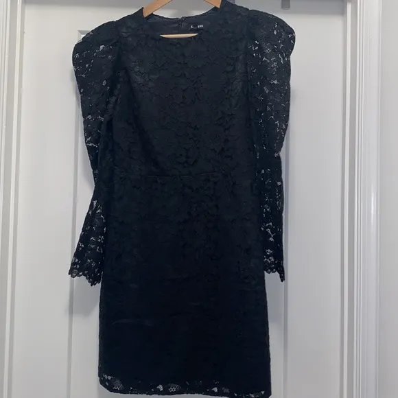 NWT! EXPRESS Lace V-Neck Puff Sleeve Mini Sheath Dress - Size M