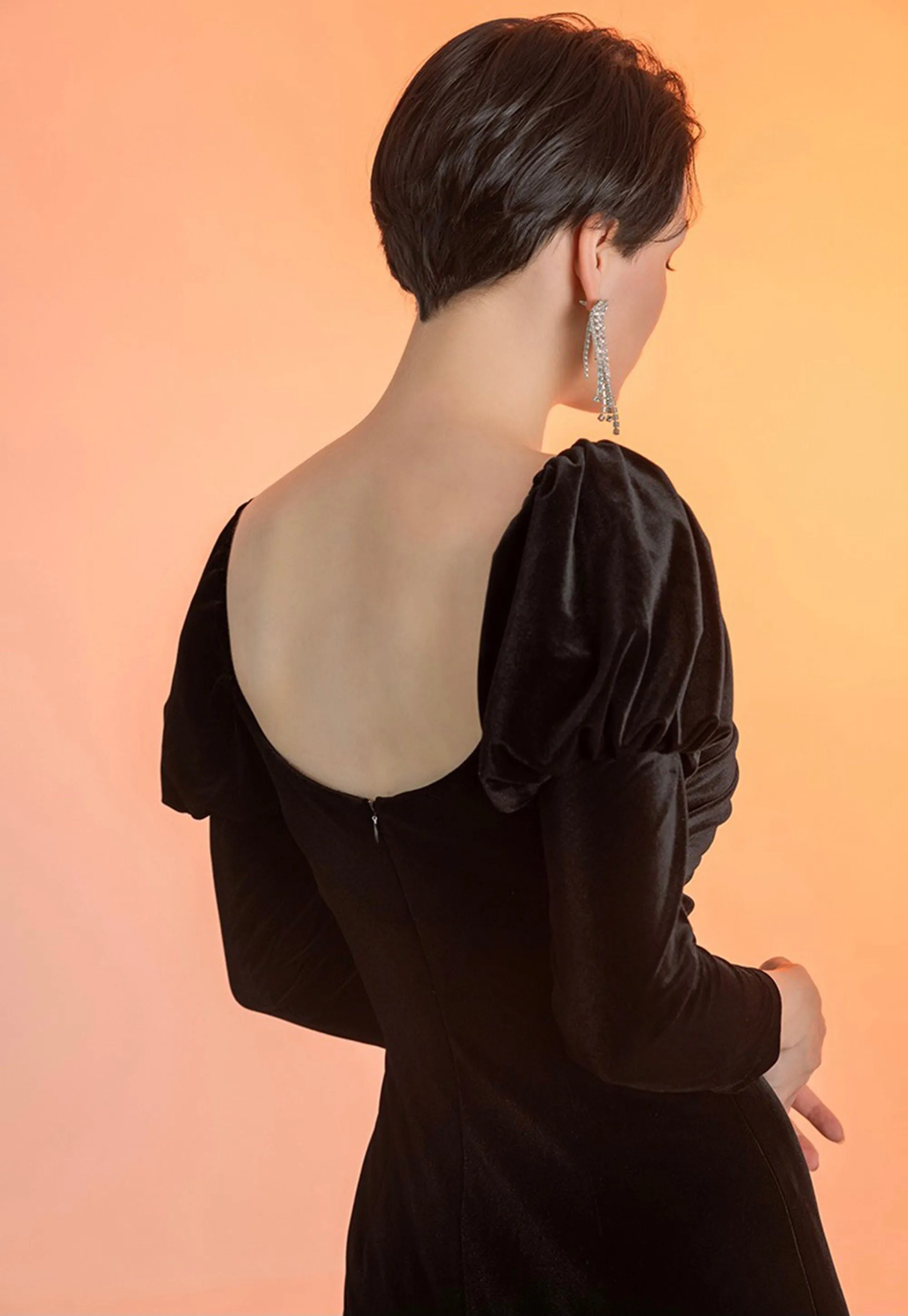 Puffed Long Sleeves Sweetheart Neckline Sheath Velvet Prom Dress with Thigh Slit