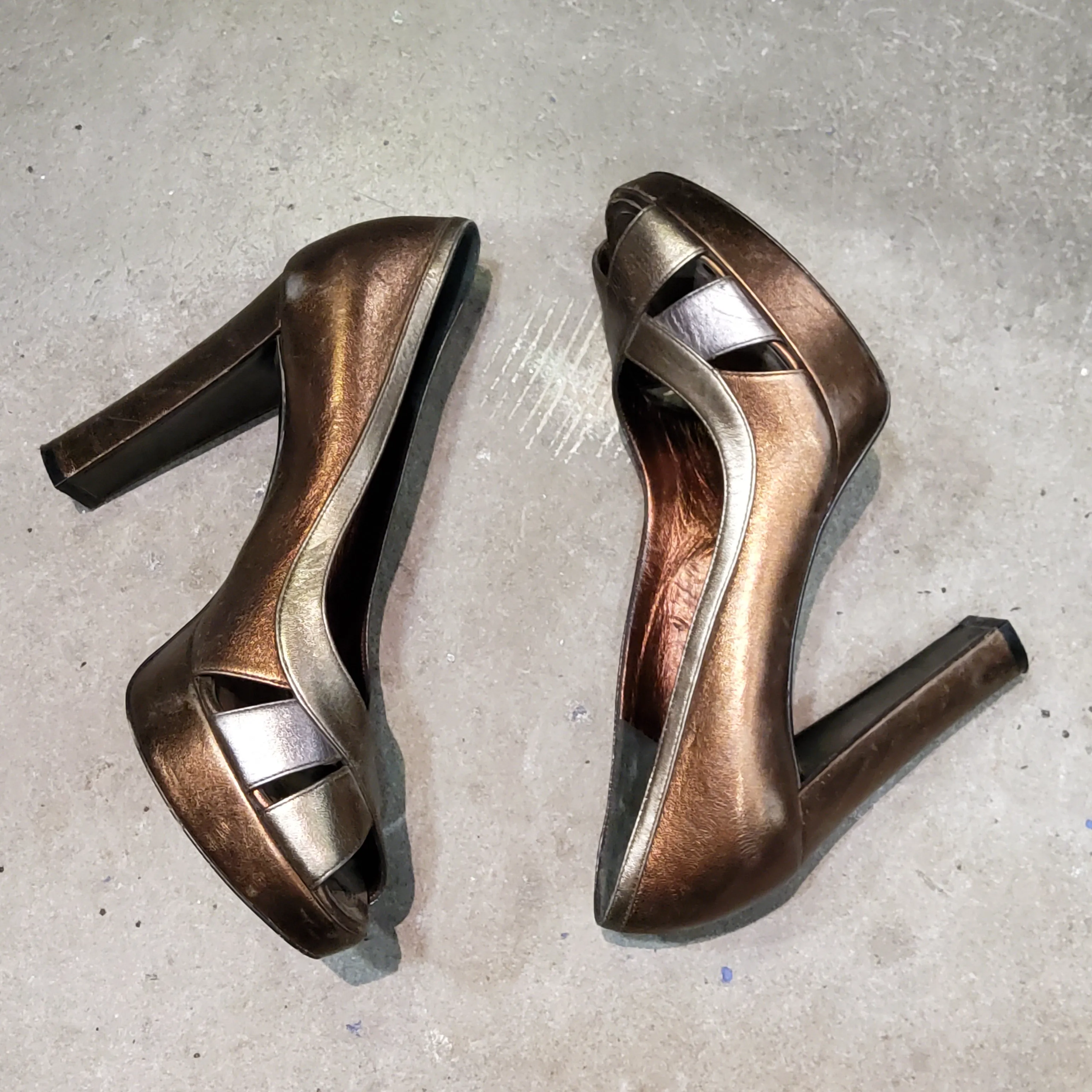 PUMPS