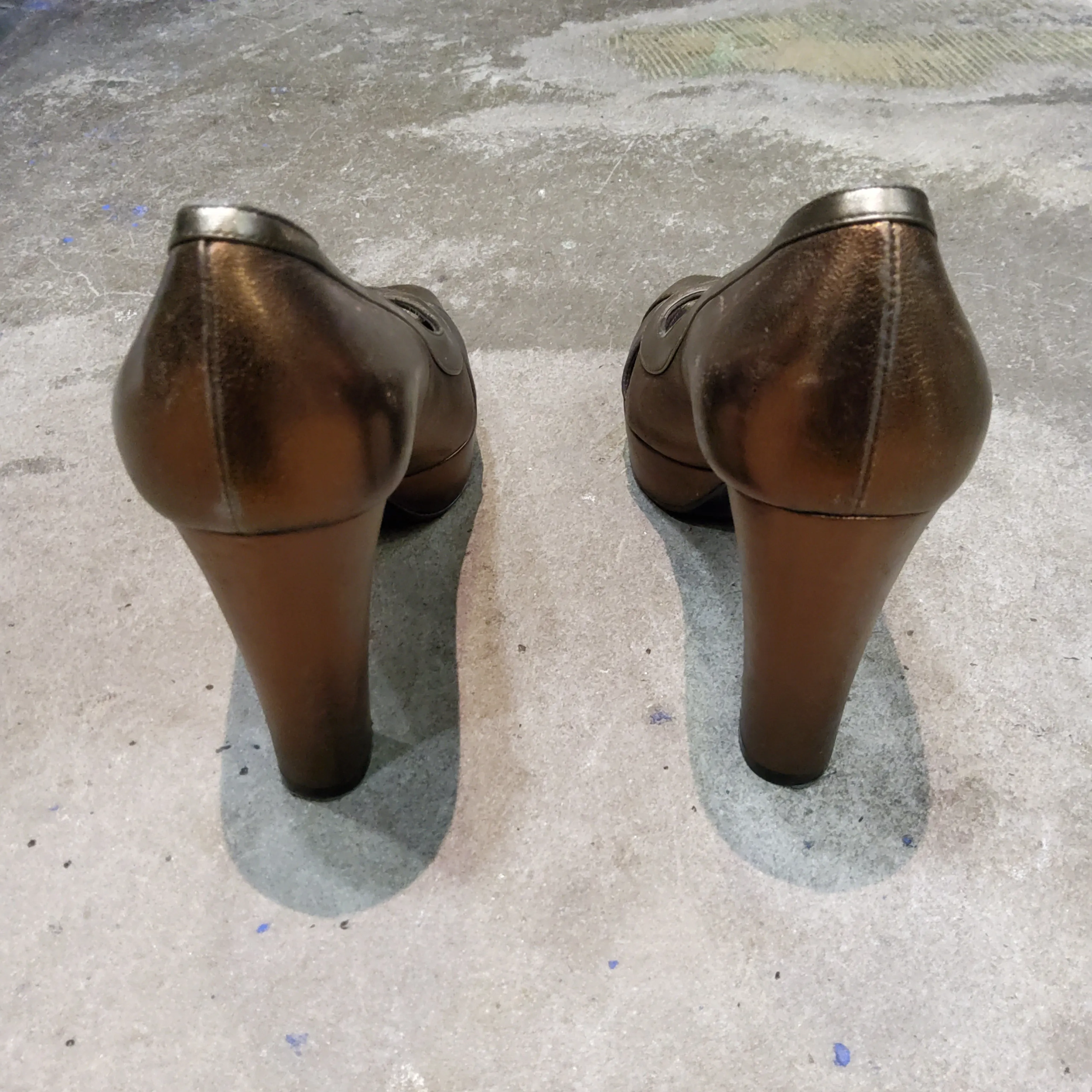 PUMPS