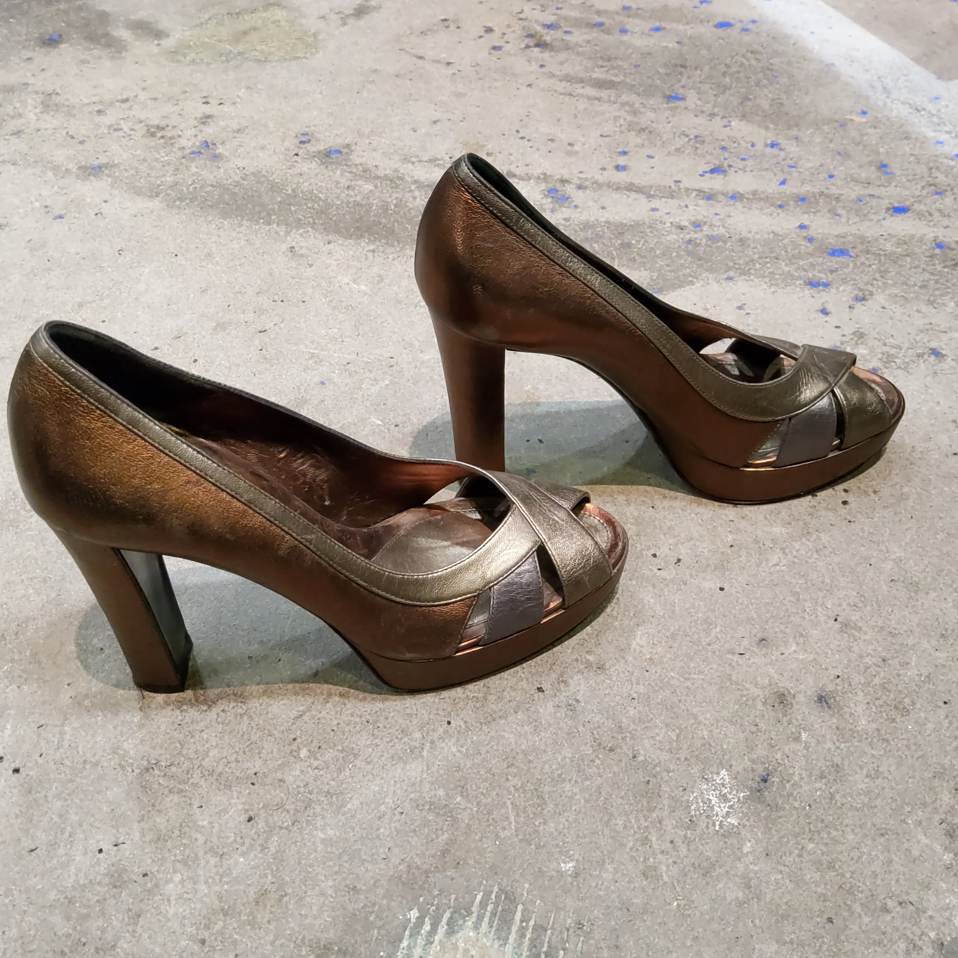 PUMPS