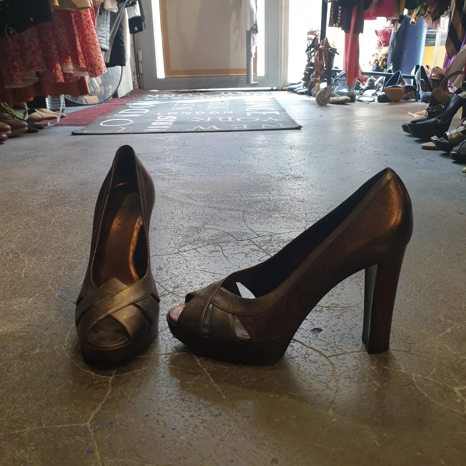 PUMPS