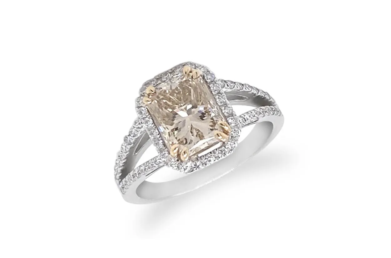 Ring 18kt White Gold Fancy Brown Diamond & 60 Brilliant Diamonds