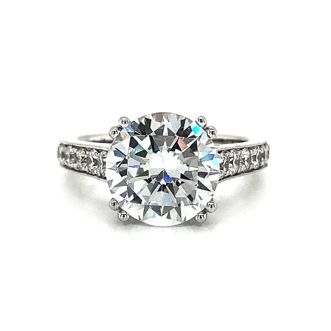 Round Diamond Engagement Ring