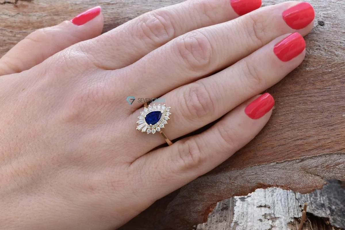 Sapphire vintage  engagement ring 14K yellow gold with baguette diamonds