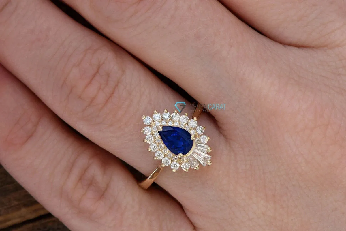 Sapphire vintage  engagement ring 14K yellow gold with baguette diamonds