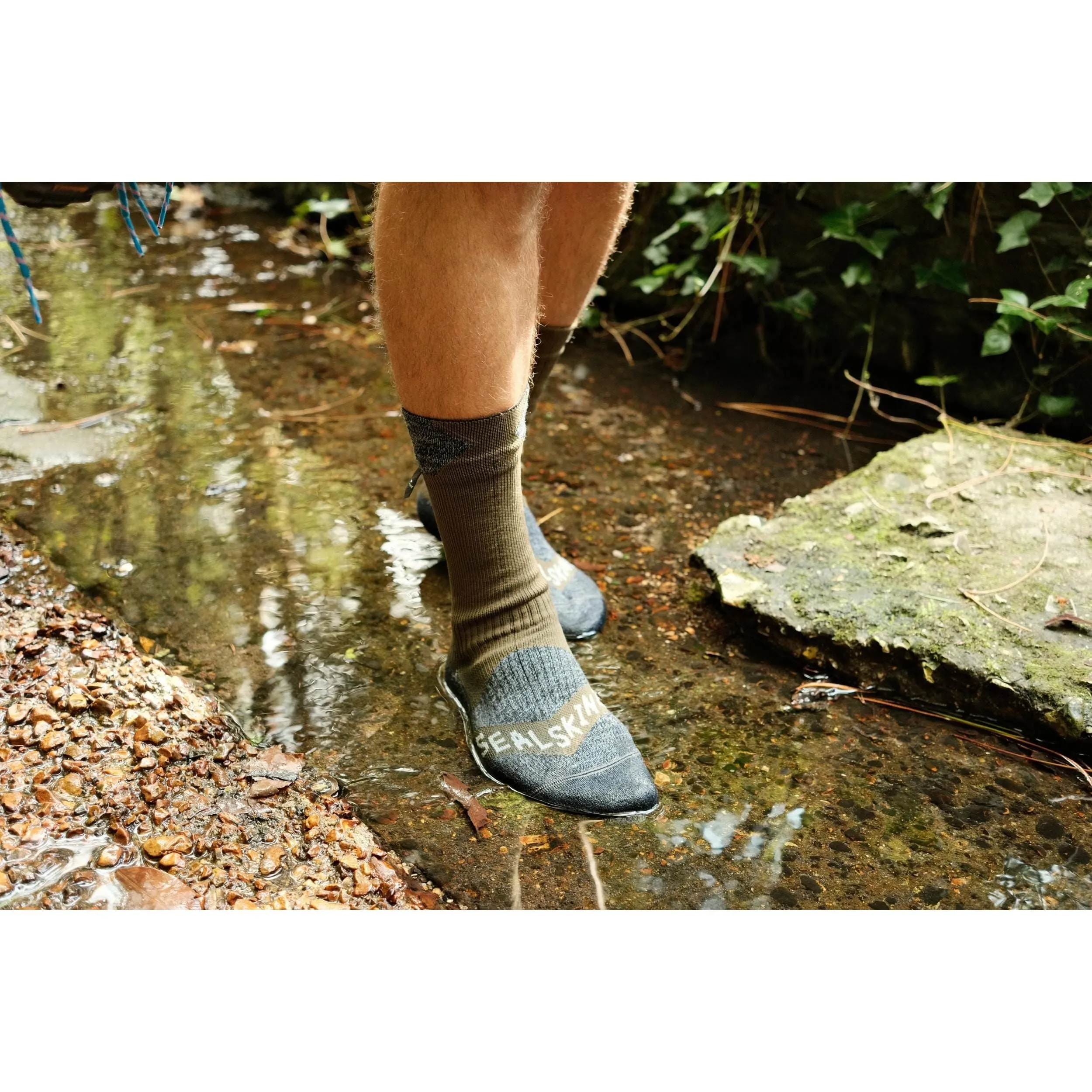 Sealskinz Raynham Waterproof All-Weather Mid-Length Socks