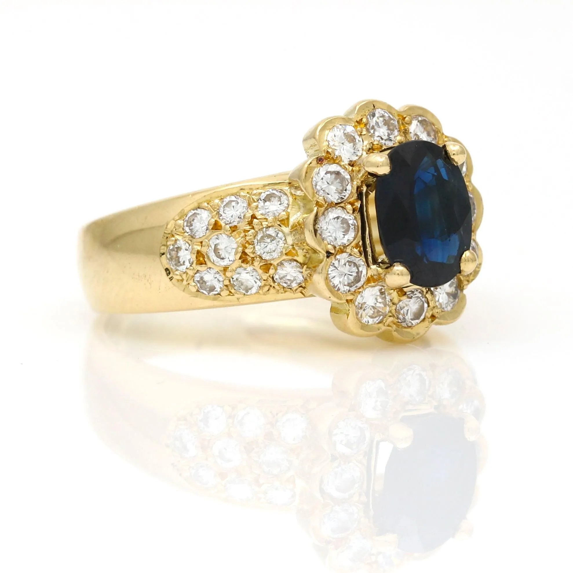 Vintage Blue Sapphire and Diamond Cocktail Ring in 18k Yellow Gold