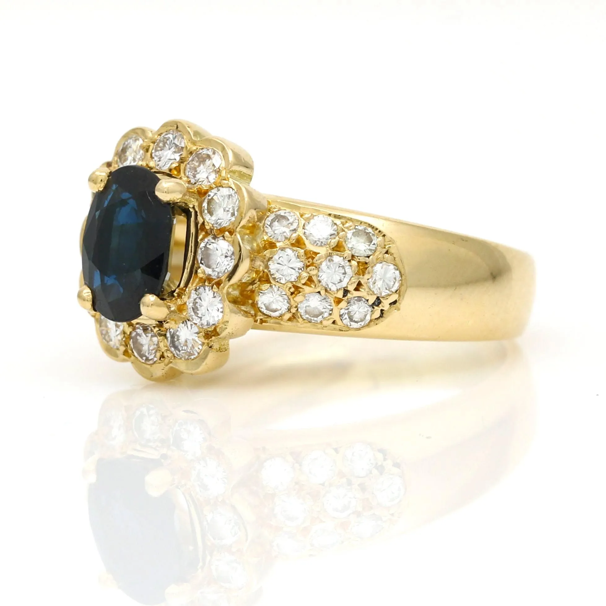 Vintage Blue Sapphire and Diamond Cocktail Ring in 18k Yellow Gold