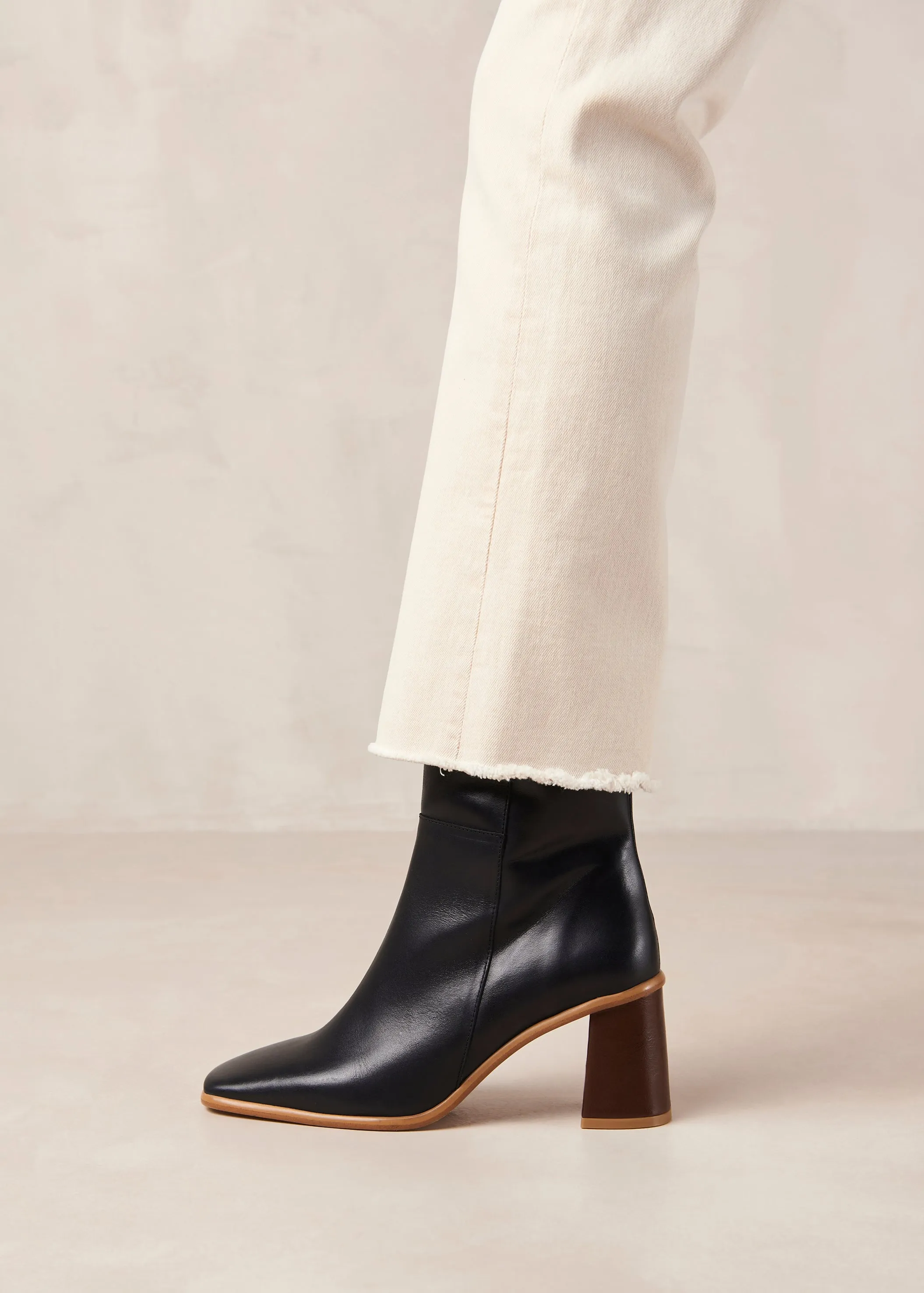 West Black Vintage Boot