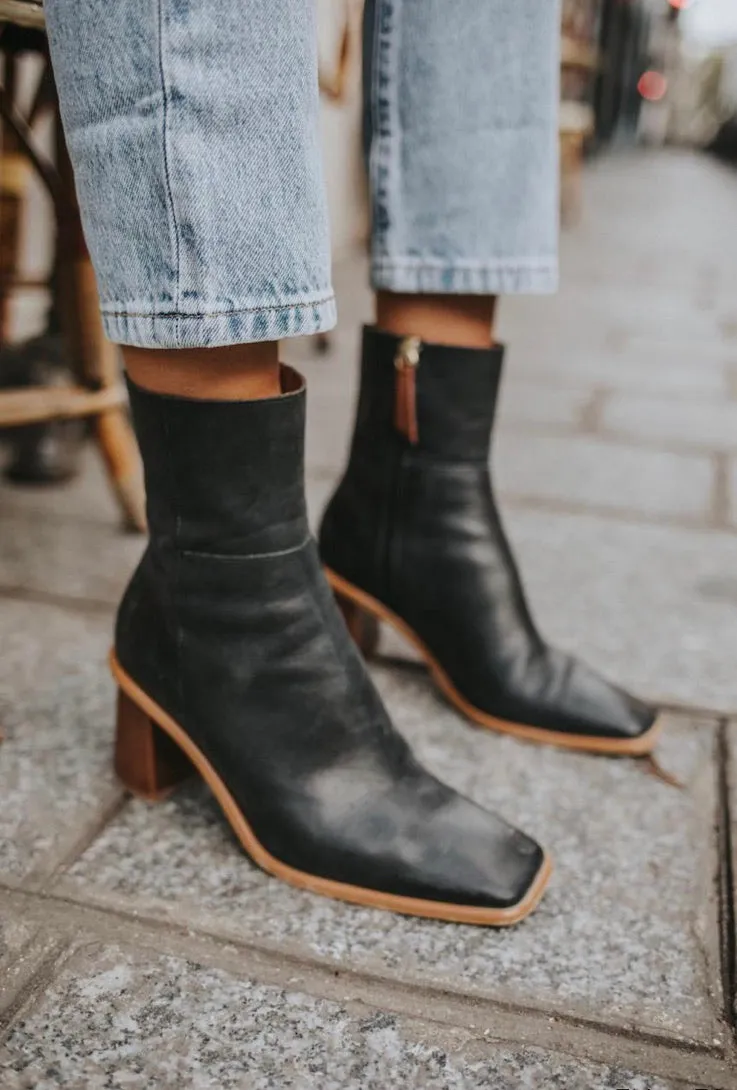 West Black Vintage