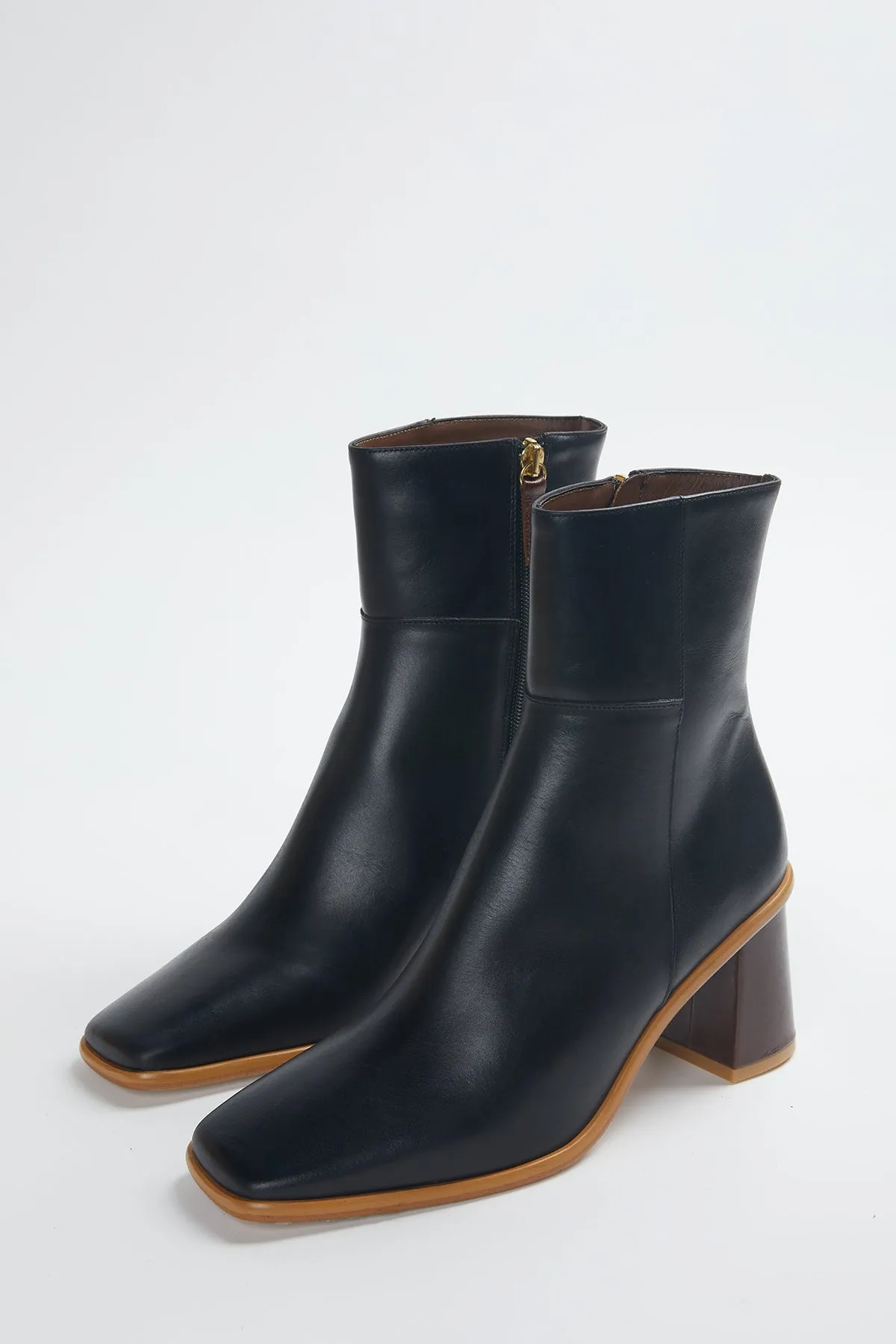 WEST VINTAGE BLACK LEATHER ANKLE BOOTS
