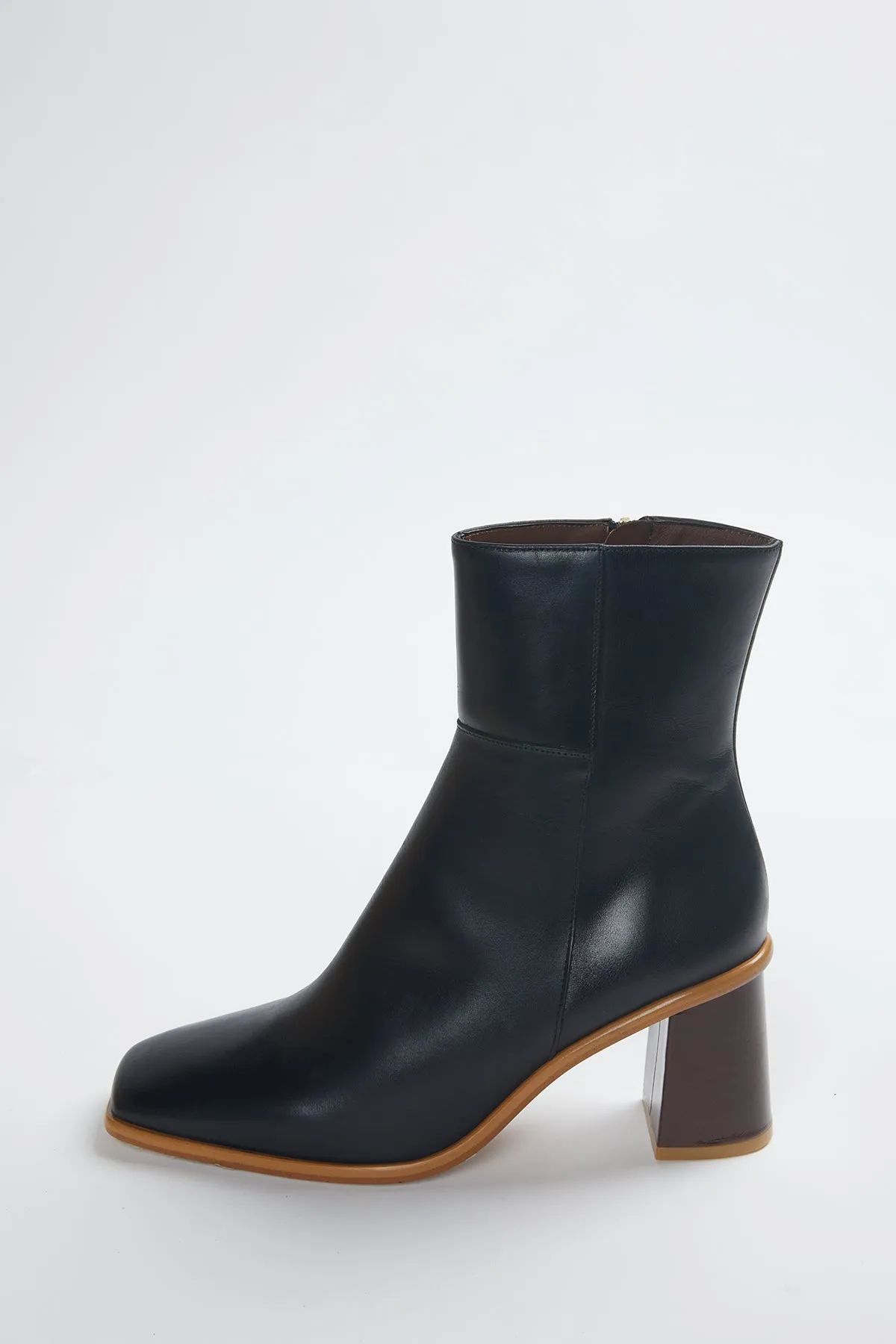 WEST VINTAGE BLACK LEATHER ANKLE BOOTS