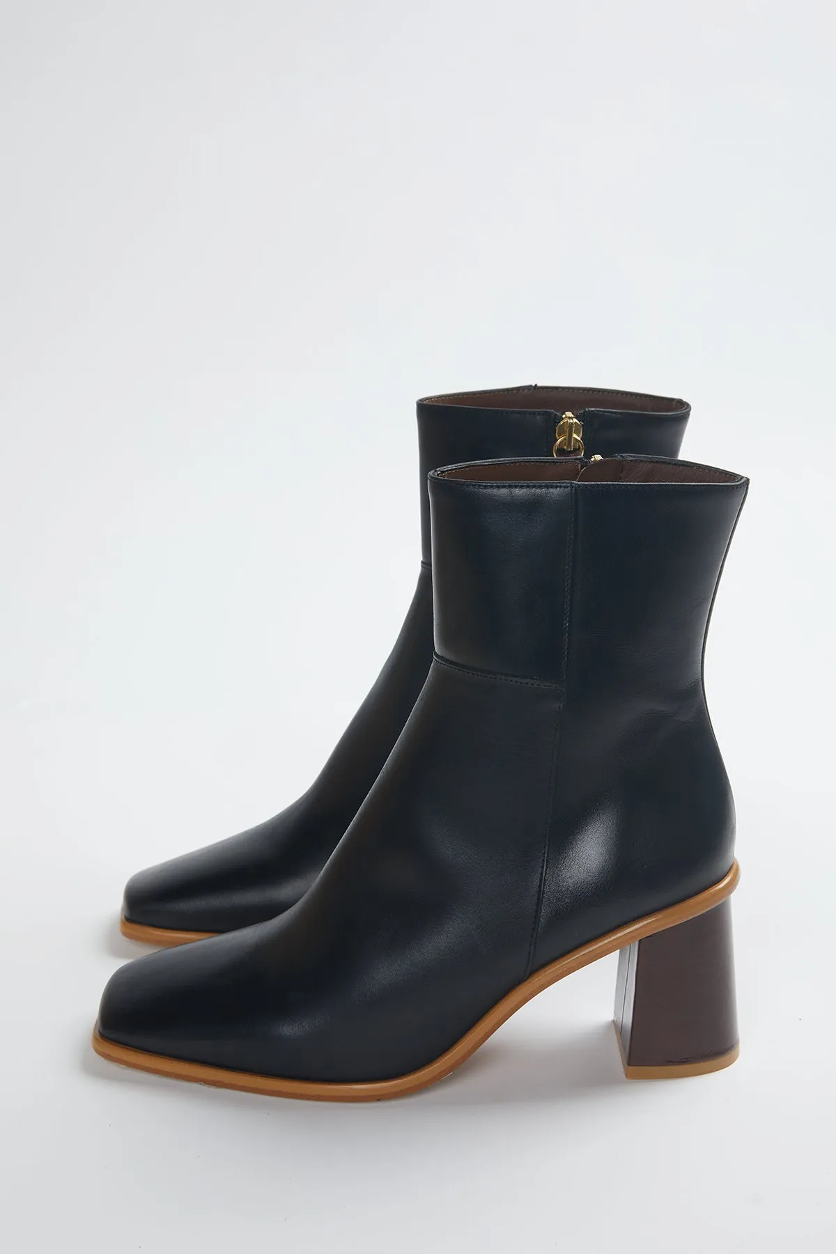 WEST VINTAGE BLACK LEATHER ANKLE BOOTS