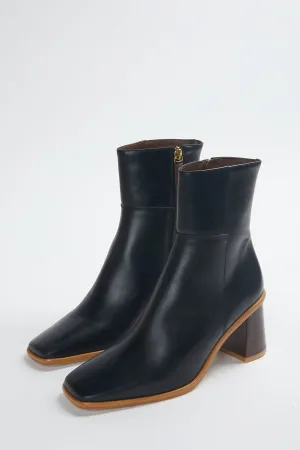 WEST VINTAGE BLACK LEATHER ANKLE BOOTS