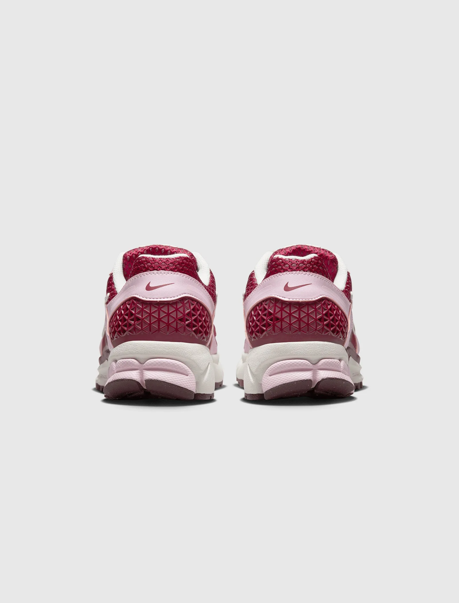 WOMEN'S ZOOM VOMERO 5 "PINK FOAM/TEAM RED"